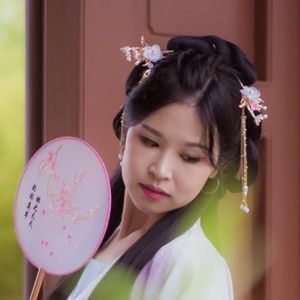 Meet your Posher, Lotus